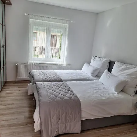 2201 * Gerasdorf bei Wien